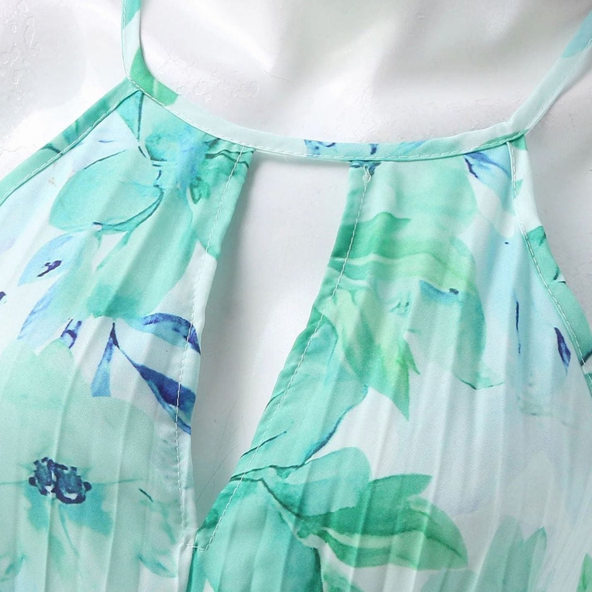 Women's Green Floral Maxi Dress Halter Neck Pleated Summer Sundress Boho Beach Wedding Guest Long Flowy